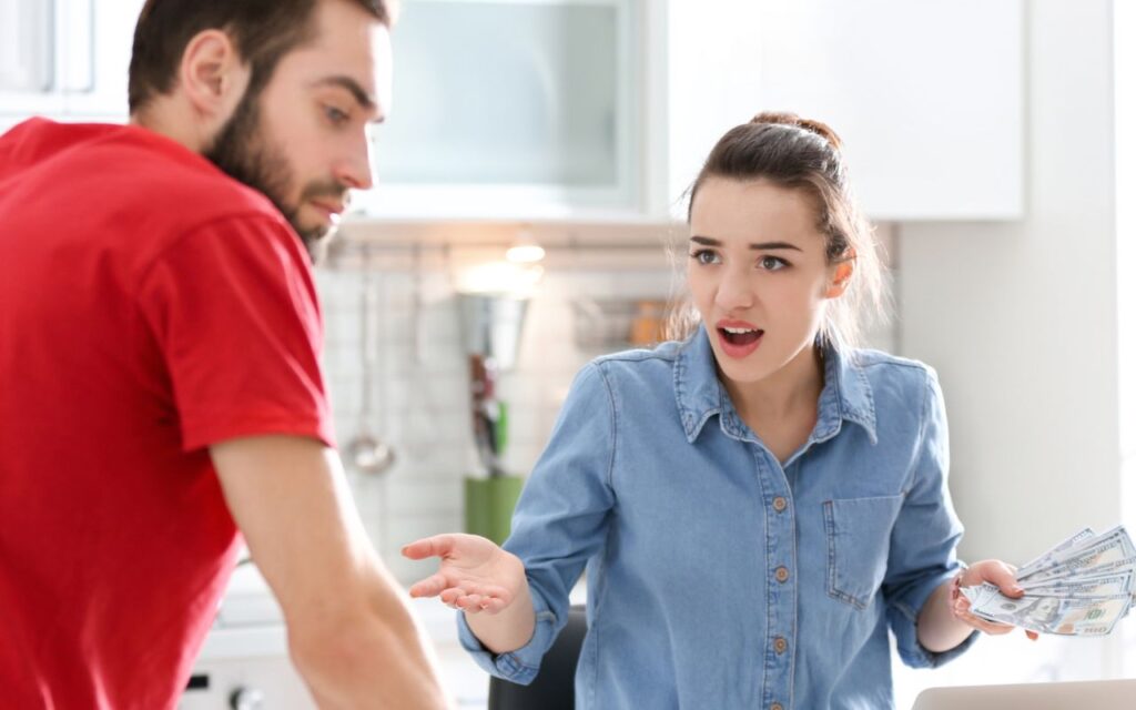 Couple fighting over money 