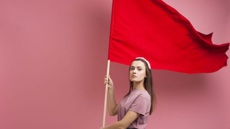 Flying Those Red Flags: Users Share Phrases & Sayings That People Use That Are Immediate Red Flags