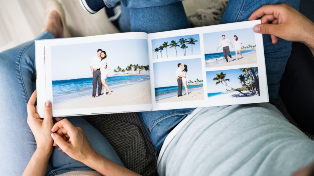 Couple Photo Book Beach 