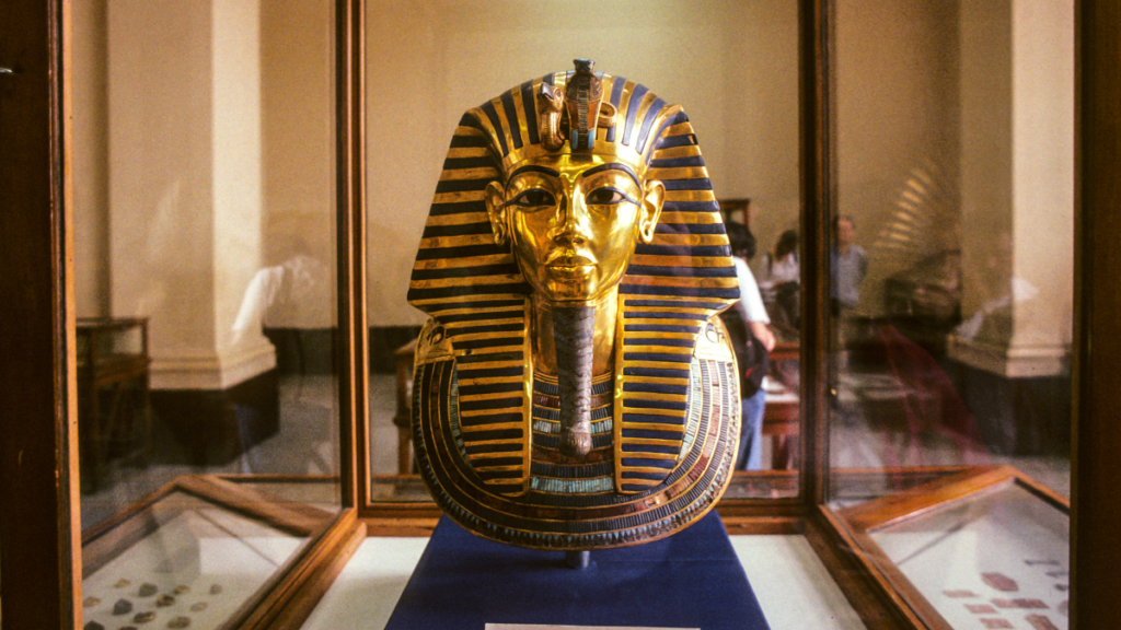 king tut in museum