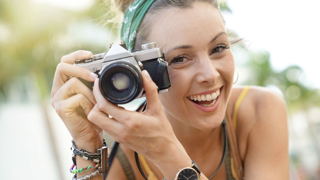 woman with camera 